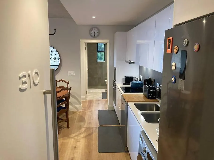 Deer Park Apartment Cpt - With Sweeping Views Cape Town 0*,