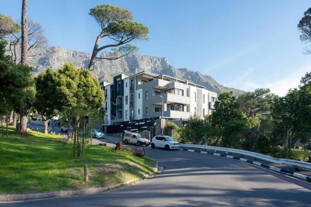 Deer Park Apartment Cpt - With Sweeping Views Cape Town