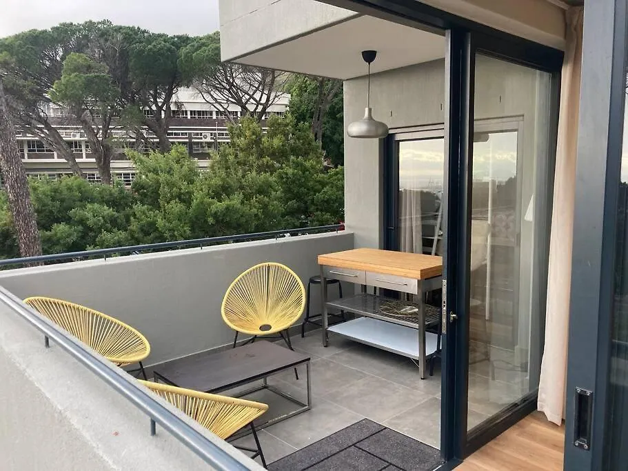 Deer Park Apartment Cpt - With Sweeping Views Cape Town