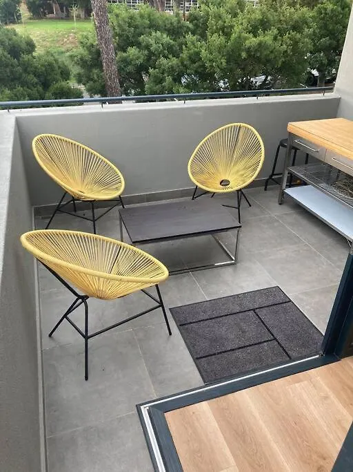 Deer Park Apartment Cpt - With Sweeping Views Cape Town